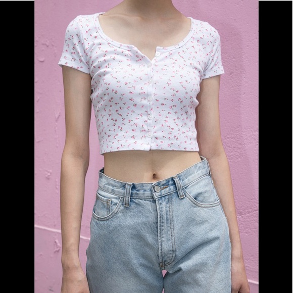 Brandy Melville Tops Brandy Melville Whitepink Floral Zelly Top Poshmark Brandy Melville Tops Brandy Melville Whitepink Floral Zelly Top Poshmark